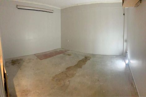 Photo of property in 33 Surf Road, Stanmore Bay, Whangaparaoa, 0932