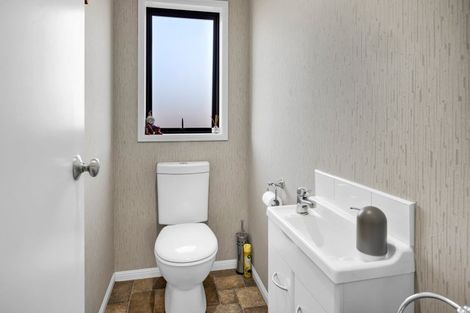 Photo of property in 109 Browne Street, Waitara, 4320