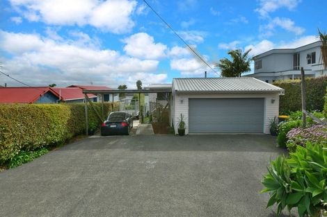 Photo of property in 1300 Whangaparaoa Road, Army Bay, Whangaparaoa, 0930