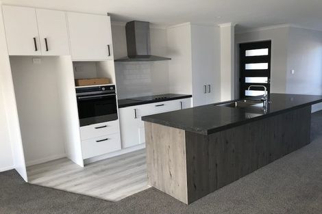 Photo of property in 108 Whakaturou Crescent, Pyes Pa, Tauranga, 3112