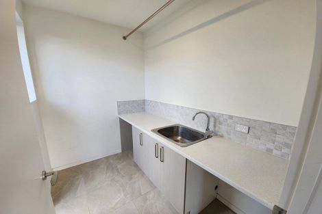 Photo of property in 8 Little Gem Road, Hornby, Christchurch, 8025