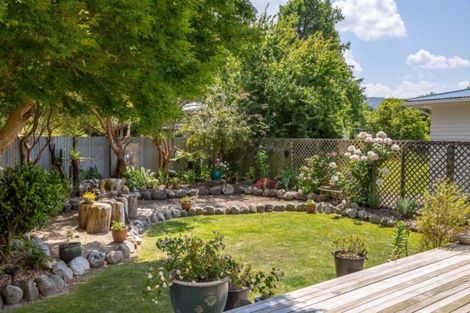 Photo of property in 9 Card Crescent, Featherston, 5710