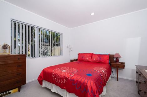 Photo of property in 15 Ferntree Terrace, West Harbour, Auckland, 0618
