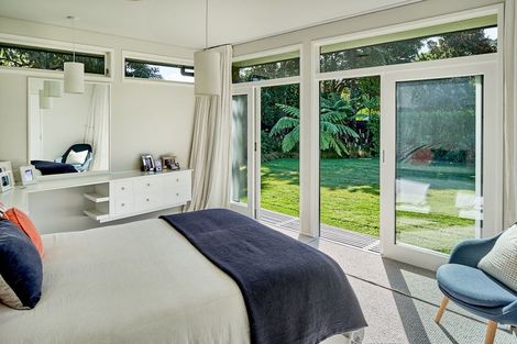 Photo of property in 27 Cheviot Road, Lowry Bay, Lower Hutt, 5013