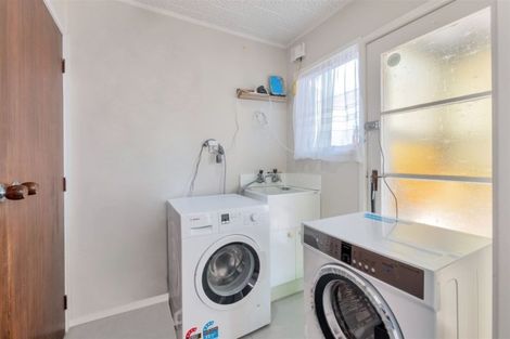 Photo of property in 7 Spence Road, Henderson, Auckland, 0612