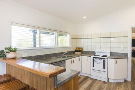Photo of property in 7 Perrin Place, Kelvin Grove, Palmerston North, 4414