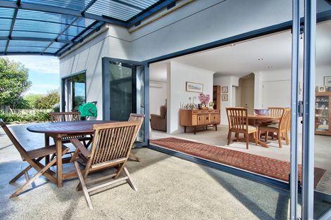 Photo of property in 22d Shetland Street, Glen Eden, Auckland, 0602