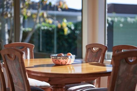 Photo of property in 8 Rewarewa Crescent, Waikanae, 5036