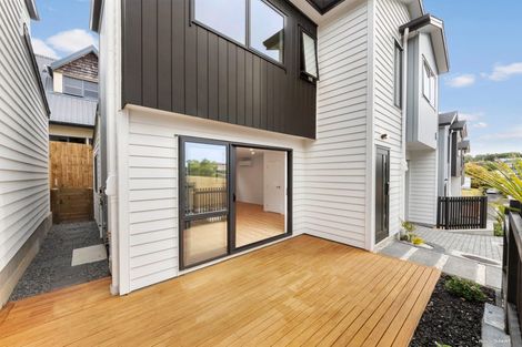 Photo of property in 74b Gardner Avenue, New Lynn, Auckland, 0600