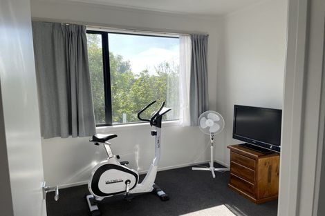 Photo of property in 14 Fordham Street, Beach Haven, Auckland, 0626