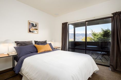 Photo of property in 17a Wynyard Crescent, Fernhill, Queenstown, 9300