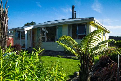 Photo of property in 74 Main Road, Harihari, 7884