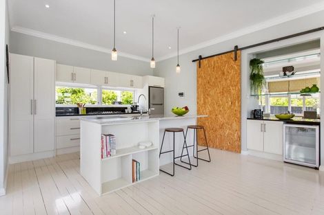 Photo of property in 36 Matapouri Road, Mangere Bridge, Auckland, 2022