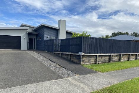 Photo of property in 24 Malbec Place, Rototuna, Hamilton, 3210
