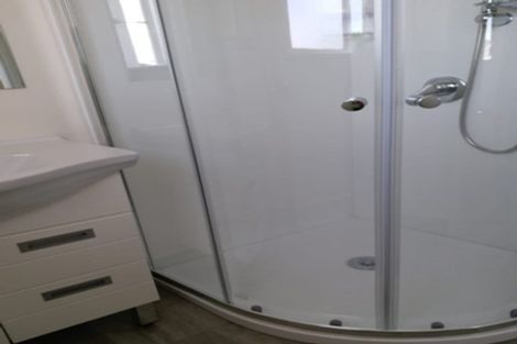 Photo of property in 4/41 Greenslade Crescent, Northcote, Auckland, 0627