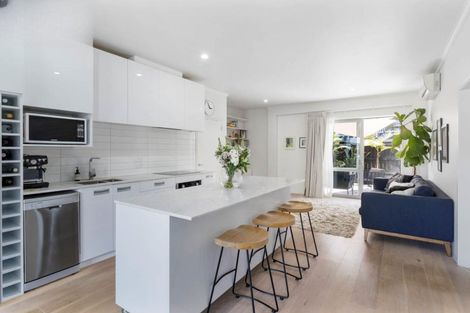 Photo of property in 27/27 Powell Street, Avondale, Auckland, 1026