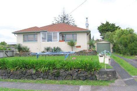 Photo of property in 17 Clayburn Road, Glen Eden, Auckland, 0602