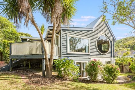 Photo of property in 5 Newnham Court, Tawa, Wellington, 5028