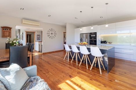 Photo of property in 32 Lorna Irene Drive, Raumati South, Paraparaumu, 5032