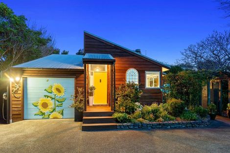 Photo of property in 82 Te Moana Road, Waikanae Beach, Waikanae, 5036