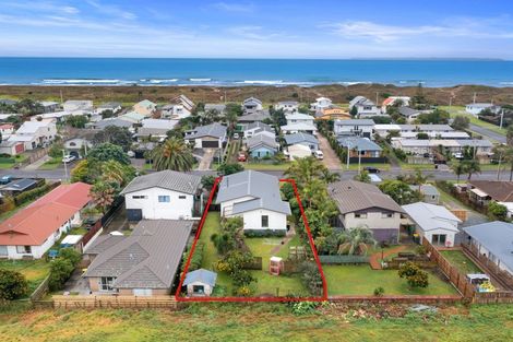 Photo of property in 64 Simpson Road, Papamoa Beach, Papamoa, 3118
