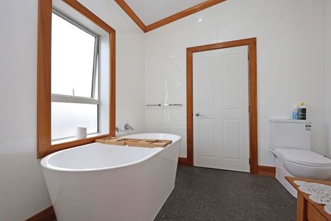 Photo of property in 22 Lune Street, South Hill, Oamaru, 9400