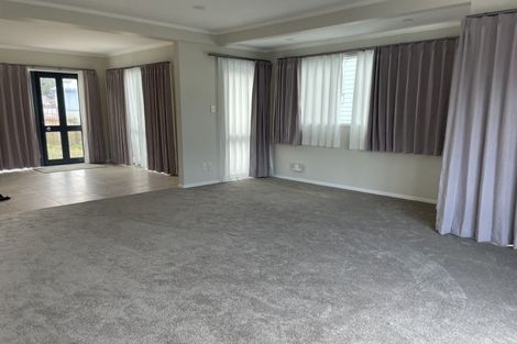 Photo of property in 3/485 Don Buck Road, Massey, Auckland, 0614