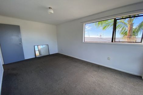 Photo of property in 54 Potter Avenue, Northcote, Auckland, 0627