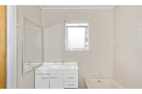 Photo of property in 9 Gregg Place, Sunnyvale, Auckland, 0612