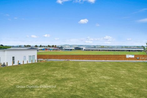 Photo of property in 30 Audax Lane, Pyes Pa, 3112