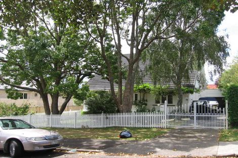 Photo of property in 16a Fenwick Avenue, Milford, Auckland, 0620