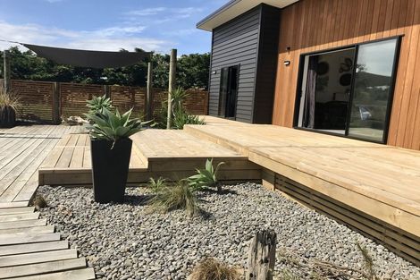 Photo of property in 7 Strathnaver Drive, Waikawa Beach, Manakau, 5573