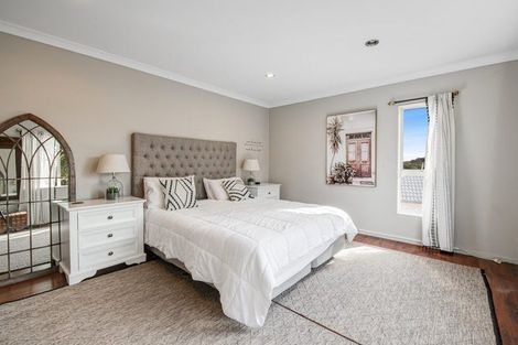 Photo of property in 12 Tekapo Rise, Fairview Heights, Auckland, 0632