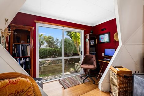 Photo of property in 14 Tremaine Place, Camborne, Porirua, 5026