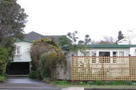 Photo of property in 18 Ihaka Street, Hokowhitu, Palmerston North, 4410
