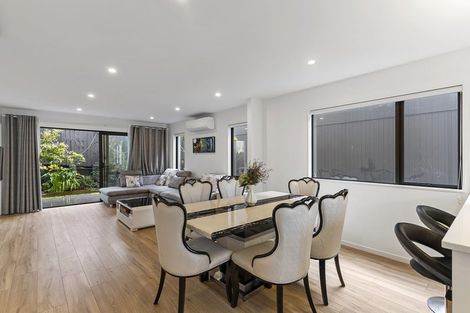 Photo of property in 12e Kelwyn Road, Kelston, Auckland, 0602