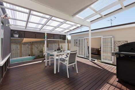 Photo of property in 35 Ngatai Road, Otumoetai, Tauranga, 3110