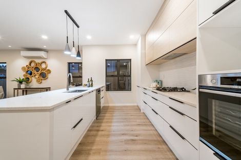 Photo of property in 4 Franheim Crescent, Orewa, 0931