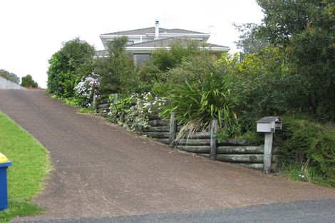 Photo of property in 67 The Terrace, Herald Island, Auckland, 0618