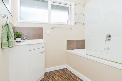 Photo of property in 12 Lee Street, Southbridge, 7602