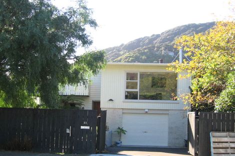Photo of property in 11 Nikau Street, Eastbourne, Lower Hutt, 5013