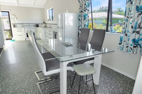 Photo of property in 8a Holben Parade, Foxton Beach, Foxton, 4815