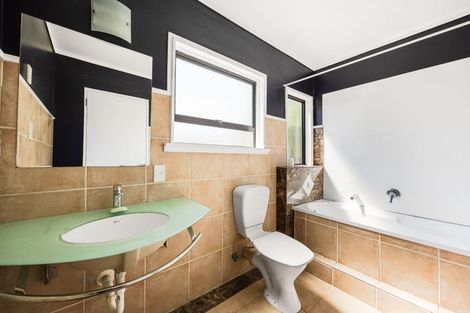 Photo of property in 25 Nui Mana Place, Te Atatu South, Auckland, 0610