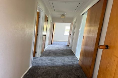 Photo of property in 17 Sumich Place, West Harbour, Auckland, 0618