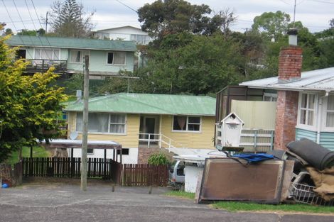 Photo of property in 15a Kelwyn Road, Kelston, Auckland, 0602