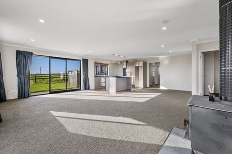 Photo of property in 890a Otaraoa Road, Tikorangi, Waitara, 4383