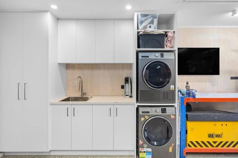 Photo of property in 35 Cheviot Street, Jacks Point, 9371