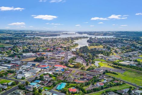 Photo of property in 2a Civic Place, Waiuku, 2123