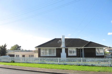Photo of property in 1 Leonard Place, Otara, Auckland, 2023