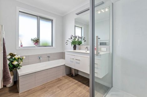 Photo of property in 8 Coralie Place, Lansdowne, Masterton, 5810